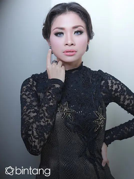 Shiha Zikir memang memiliki karir sebagai penyanyi di negeri asalnya, namun bukanlah sebagai penyanyi dangdut. Wanita cantik ini merupakan penyanyi dengan genre pop dan ballad. (Galih W. Satria/Bintang.com)