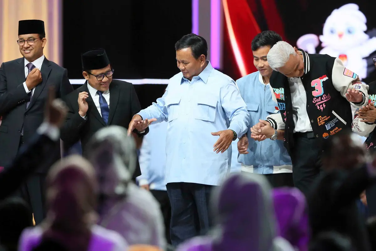 Momen Akhir Capres-Cawapres Usai Debat Pamungkas Pemilu 2024