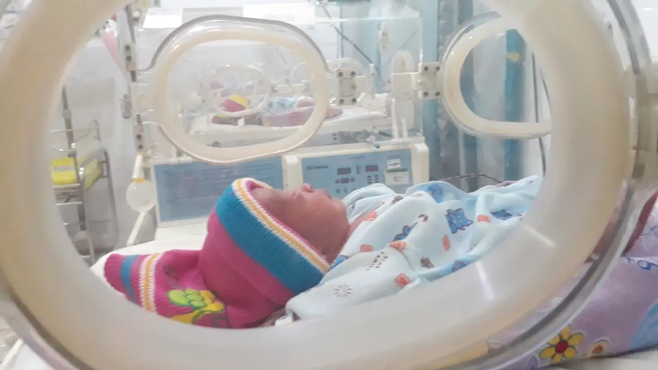 Bayi kembar tiga dilahirkan di RSUD Majenang, Cilacap, Jawa Tengah, Sabtu (14/9/2019). (Foto: Liputan6.com/Muhamad Ridlo)