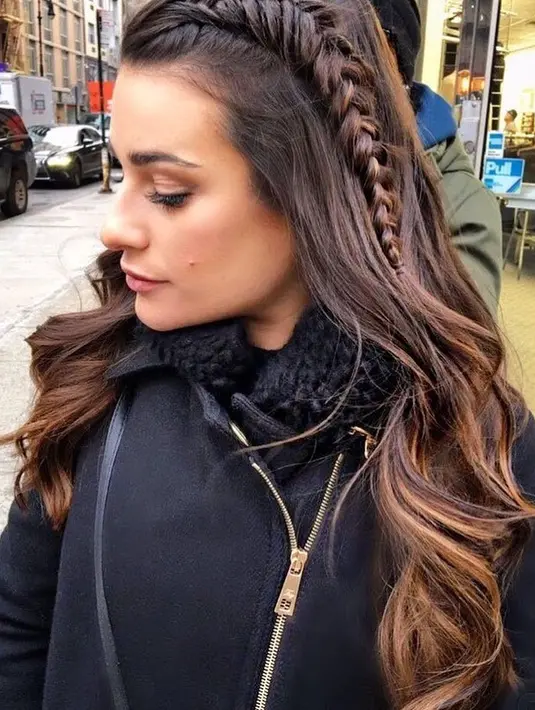 Hal itu dikarenakan Lea mengaku masih belum bisa mempertaruhkan karier aktingnya. (instagram/leamichele)