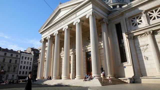 Rumania Mulai Kembali ke Kehidupan Normal