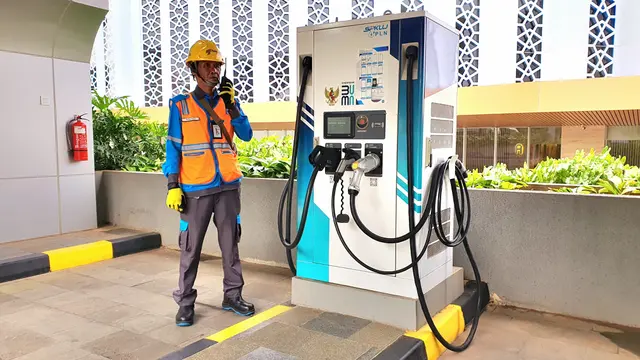 PLN telah membangun lebih dari 900 Stasiun Pengisian Kendaraan Listrik Umum (SPKLU) hingga Desember 2023. (Dok PLN)