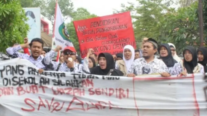 Soal Guru Cubit Murid, Ini Komentar Netizen