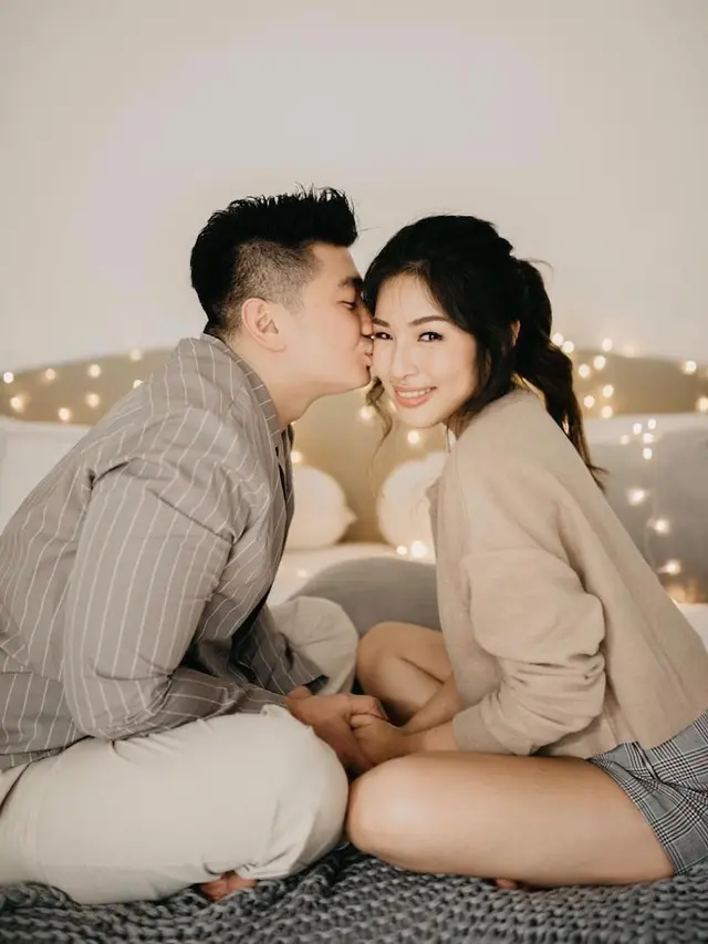Umumkan Hamil Anak Kedua, Ini 6 Momen Manis Chef Arnold dan Istri