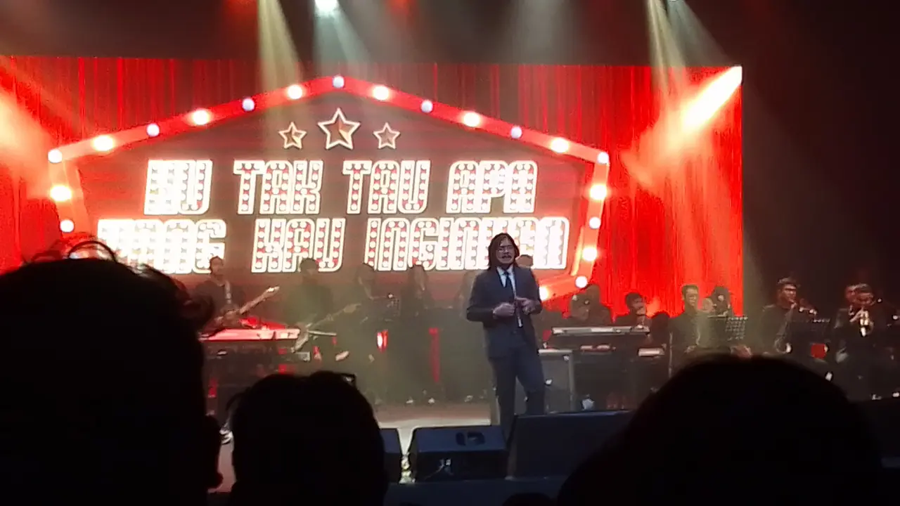 Bilal Indrajaya pada Konser Jejak Candra Darusman