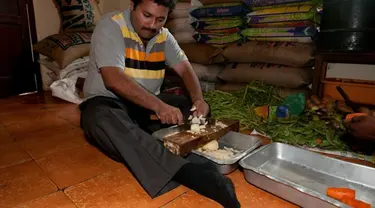 Memiliki masa depan cerah sebagai chef yang diakui dunia internasional, tak membuat Krishnan berhenti membantu orang-orang tak mampu. 