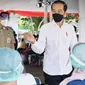 Menteri Kesehatan Budi Gunadi Sadikin dampingi Presiden Joko Widodo (Jokowi) tinjau vaksinasi COVID-19 di Waduk Pluit, Jakarta, Senin (14/6/2021). (Dok Kementerian Kesehatan RI/ Maulana & Sekretariat Presiden)