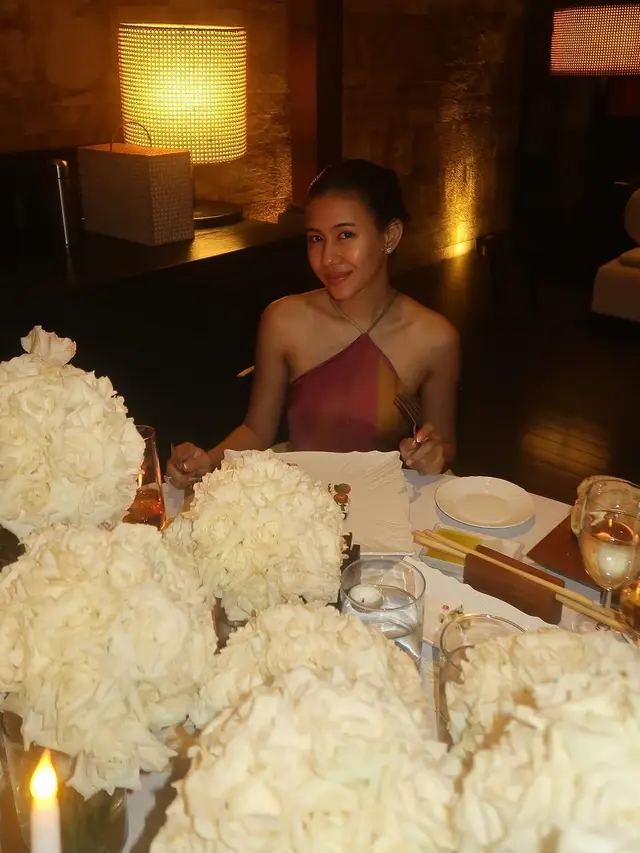 Dinner Shenina Cinnamon dan Angga Yunanda