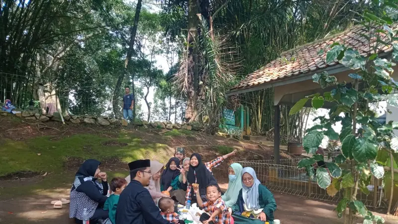 Salah satu acara munggahan yakni makan bersama yang dilakukan bersama sanak saudara menyambut datangnya bulan suci Ramadan.