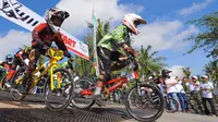 Peserta saat start di Banyuwangi International BMX (Liputan6.com/Dian Kurniawan)