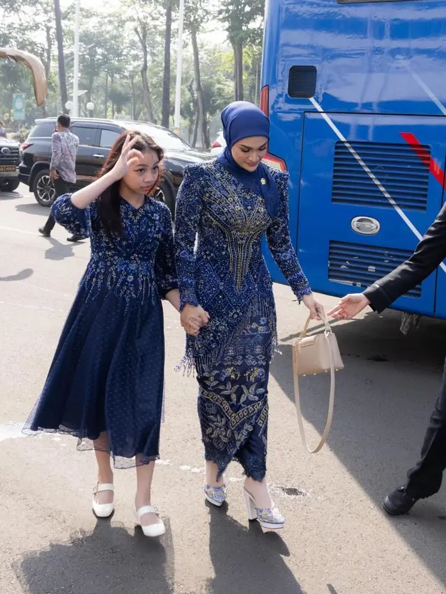 Putri Zulkifli Hasan dan putrinya, Illiyyuna Kamila Rais (Instagram/@putri_zulhas)