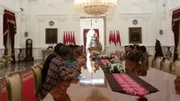 Presiden Jokowi menerima perwakilan Federasi Serikat Pekerja Perkebunan Nusantara. (Merdeka.com/ Titin Supriatin)
