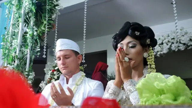 6 Cewek Indonesia Ini Pilih Pasangan Pria Bule, Kisahnya So Sweet