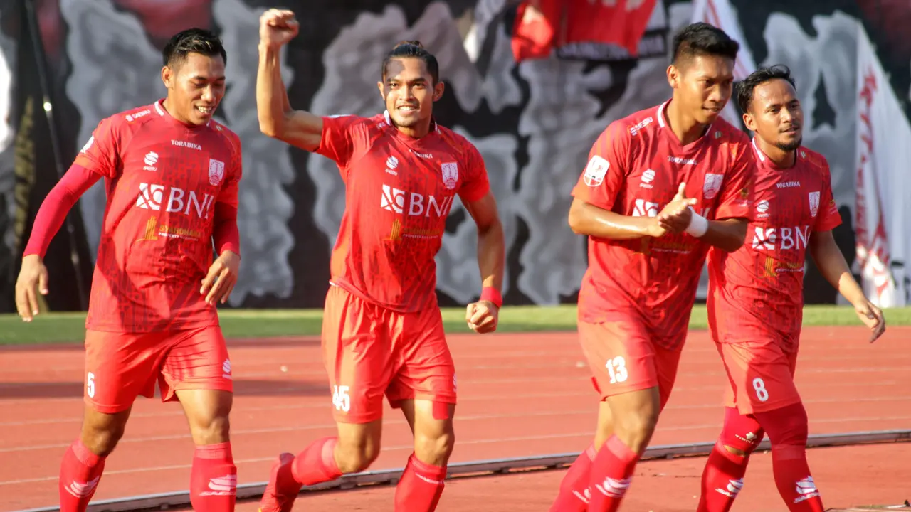 Persis Solo