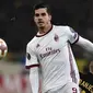 Striker AC Milan Andre Silva beraksi pada laga Liga Europa melawan AEK Athens, di Athena, Kamis (2/11/2017). (AFP/Louisa Gouliamaki)