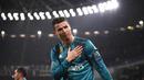 Cristiano Ronaldo - CR7 tampil 164 kali dan menjadi salah satu pemain dengan jumlah penampilan terbanyak dalam karier Mourinho. Keduanya berhasil mempersembahkan juara La Liga, Copa del Rey dan Supercopa Spanyol. (AFP/Marco Bertorello)