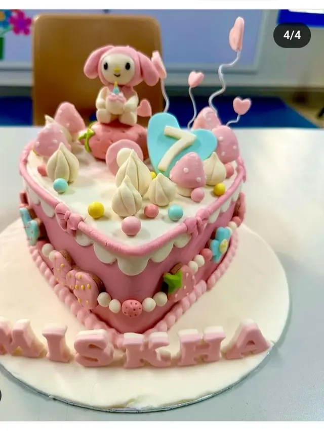 Kue tar di acara ultah ke-7 Miskha putri Desta dan Natasha Rizki (Foto: instagram desta80s)