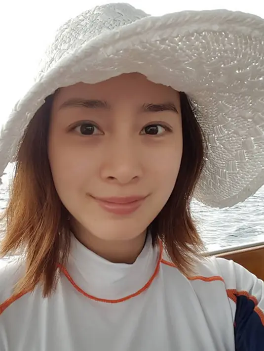 Hampir satu tahun pernikahan mereka berlangsung, baru-baru ini Rain baru mengungkap soal rahasia biaya pernikahannya yang cukup mencengangkan. Namun kali ini tidak seperti kebanyakan artis lain yang biayanya besar. (Instagram/taehee35)