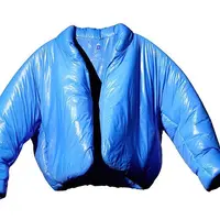 Merayakan ulang tahun ke-44, Kanye West menghadirkan koleksi jaket ramah lingkungan (Foto: instagram/gap)