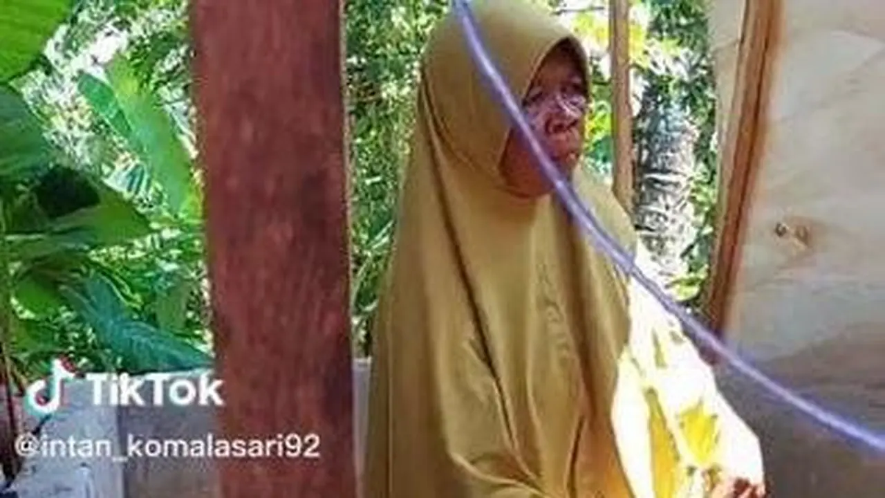 Konten Mandi Lumpur TikTok