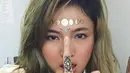 Marshanda berselfie dengan make up ala india. Perempuan berusia 26 tahun itu kerap dihujat haters di media sosial, namun marshanda tidak ambil pusing dengan hujatan tersebut. (Instagram/ marshanda99)