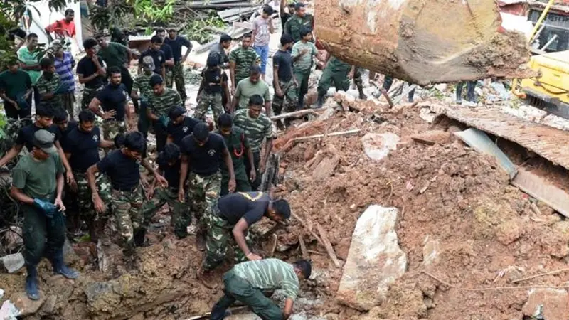 Longsor gunung sampah di Sri Lanka