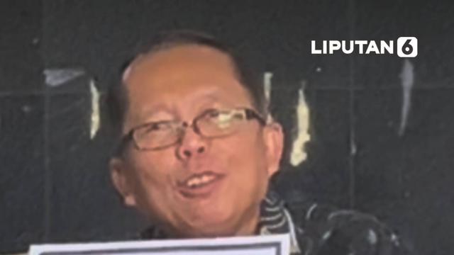 Hakim konstitusi klarifikasi atas tudingan ijazah doktor palsu yang dilaporkan ke polisi. Dalam klarifikasi tersebut, Arsul memamerkan bukti hingga penjelasan rinci mengenai studinya demi menyanggah laporan tersebut tidak benar.