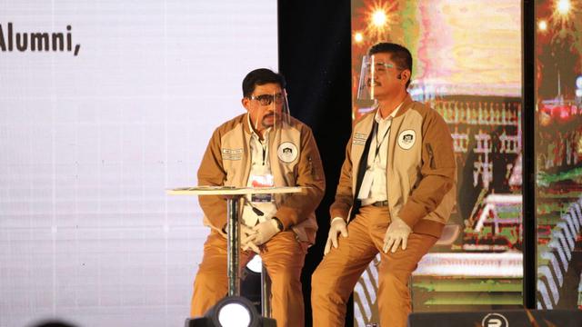 Pasangan calon wali dan wakil Wali Kota Surabaya, nomor urut dua, Machfud Arifin-Mujiaman Sukirno