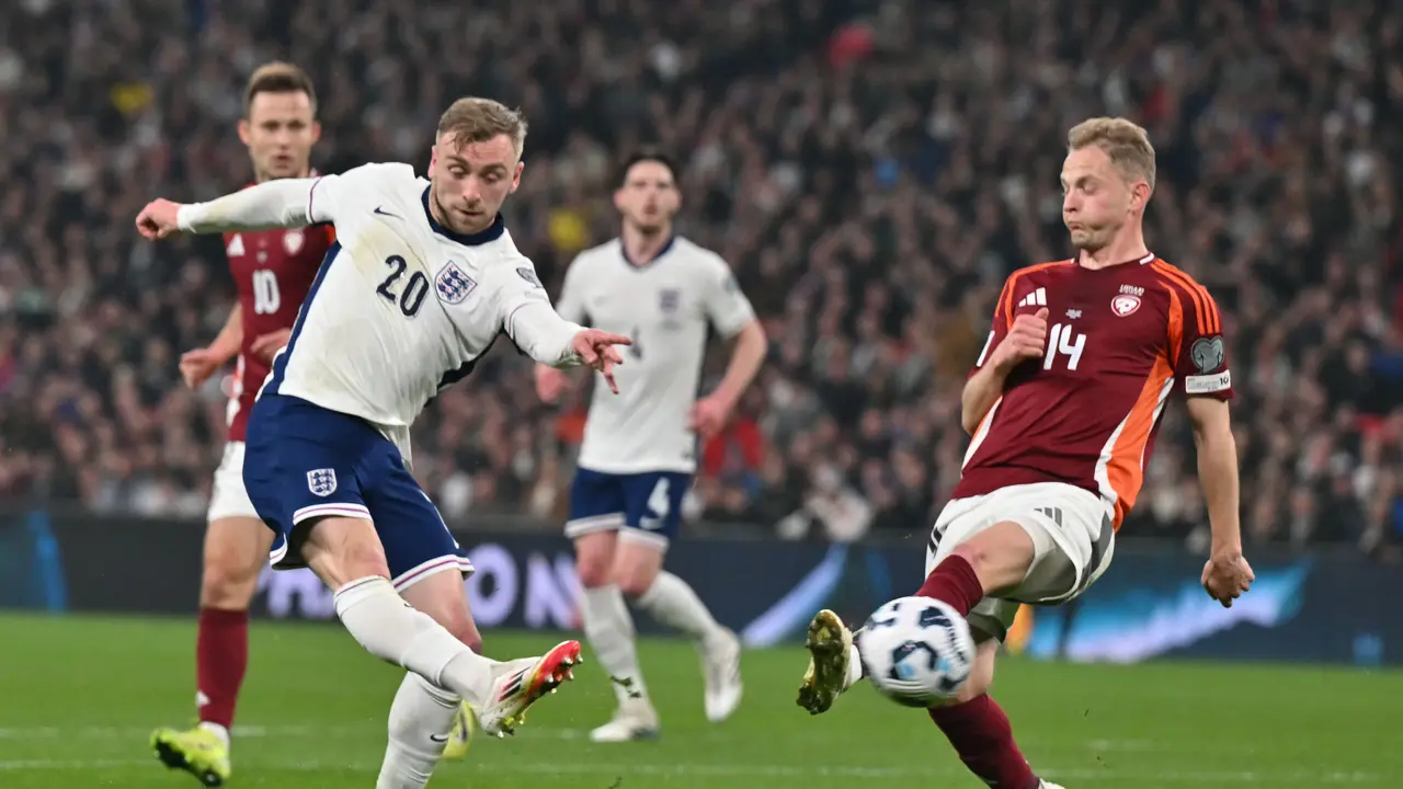 Inggris Vs Latvia