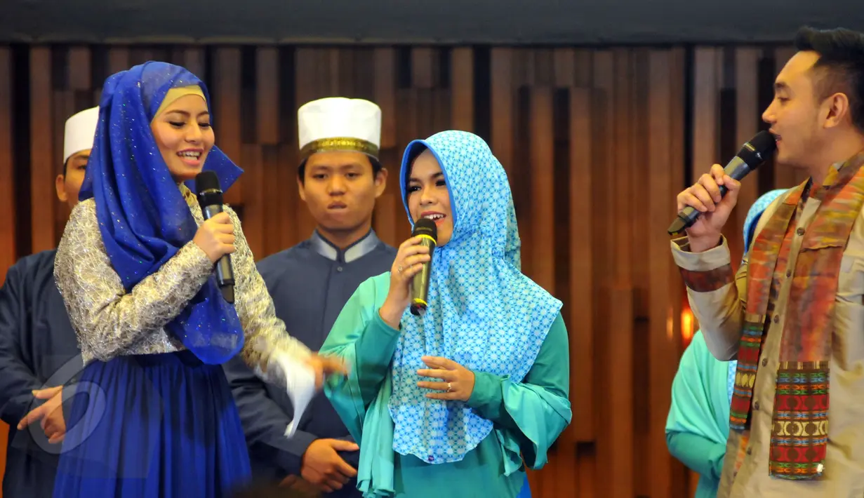 Peserta Akademi Sahur Indonesia (AKSI) saat preskon program Indosiar di SCTV Tower, Jakarta, Kamis (4/6). Menyambut Ramadan 1436 H, Indosiar mempersembahkan program spesial Ramadan bertema 'Ramadan Penuh Berkah'. (Liputan6.com/Panji Diksana)