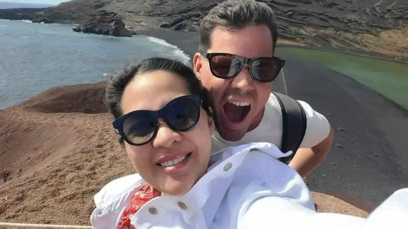 7 Potret Gracia Indri Bersama Suami Liburan ke Pulau Lanzarote