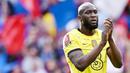 Romelu Lukaku menjadi nama terakhir yang nampaknya terkena kutukan nomor sembilan di Chelsea. Bomber asal Belgia itu sempat main bagus di awal kedatangannya. Namun performa Lukaku kemudian merosot dan hanya mencetak 15 gol dalam 44 pertandingan. (AFP/Ben Stansall)