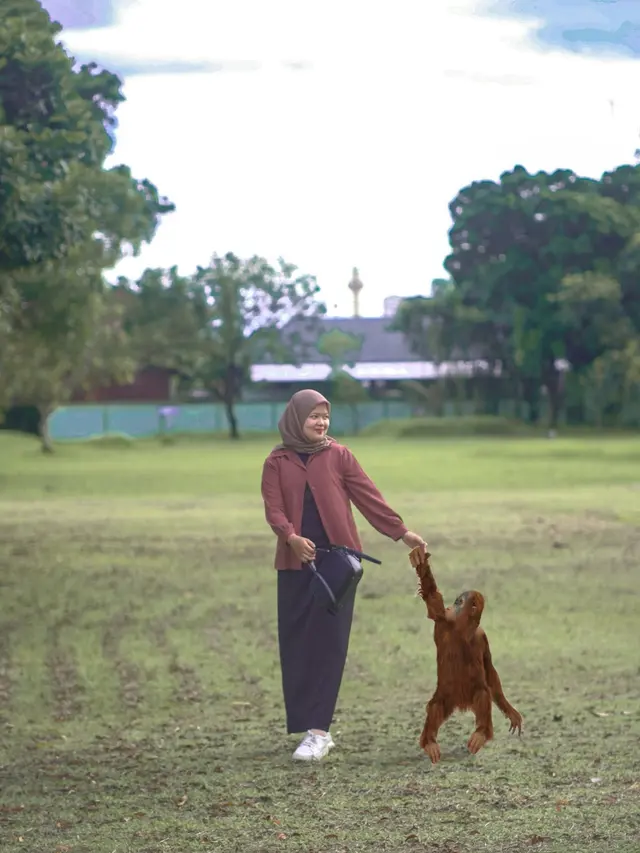 Wanita Ini Minta Fotonya Diedit Agar Ada Gandengannya, 7 Hasilnya Bikin Geleng Kepala