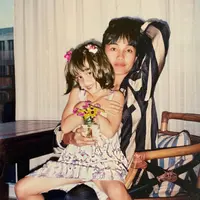 Kesuksesan karier Cinta Laura sejak kecil, membuat publik penasaran dengan Herdiana Kiehl. (Foto: Instagram/herdianak)