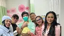 Penyanyi yang juga anggota DPR itu bersyukur karena proses persalinan putrinya berjalan lancar. [Instagram/attahalilintar]
