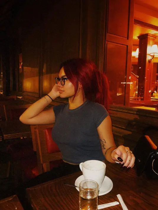 Tidak sedikit yang mengatakan bahwa Shafa terlihat lebih cantik dan seksi dengan gaya rambut terbarunya. (FOTO: instagram.com/shafaharris)