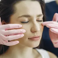 Ilustrasi Perawatan Eye Cream Credit: pexels.com/GustavoFring