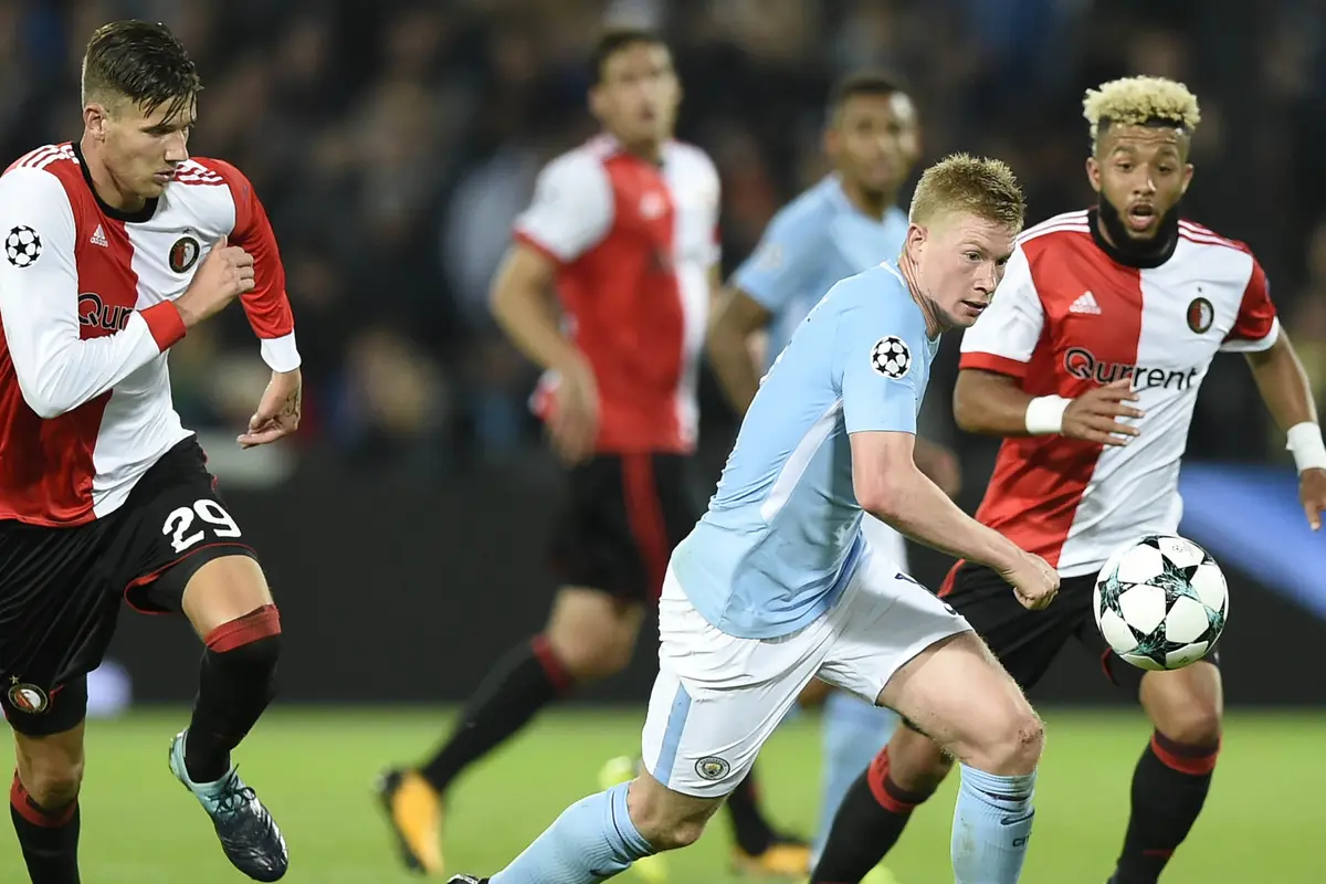 FOTO: Bermain di Rotterdam, Manchester City Gulung Feyenoord