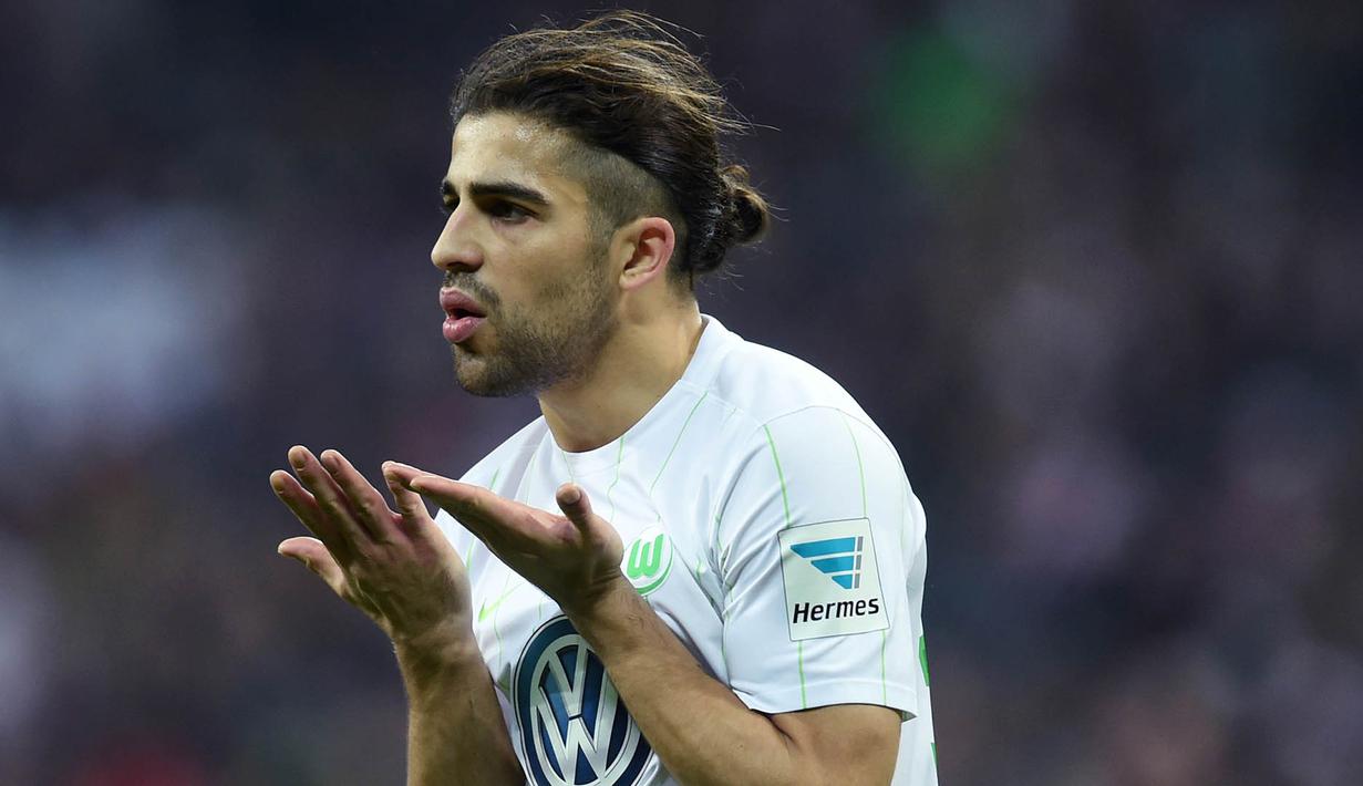 4. Ricardo Rodriguez (Wolfsburg) - Chelsea dikabarkan tertartik mendapatkan tanda tangan bek kiri asal Swiss ini dengan harga 21 juta pounds. Kehadiran Rodriguez diharapkan dapat membuat lini belakang The Blues semakin tangguh. (AFP/Christof Stache)