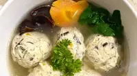 Resep bakso rambutan yang nikmat jadi menu sahur dan buka puasa Ramadhan. (dok. Cookpad @shellasrecipe)