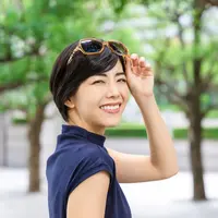 ilustrasi perempuan bahagia/metamorworks/Shutterstock