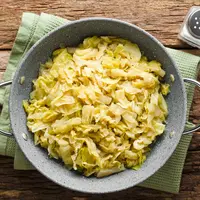 Ilustrasi tumis kubis/copyrightshutterstock/Ildi Papp