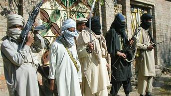 Kelompok Taliban Tewaskan 3 Polisi di Pakistan Utara