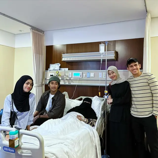 Umi Pipik di Rumah Sakit