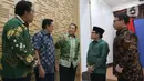 Ketua Majelis Permusyawaratan Rakyat (MPR) Republik Indonesia, Bambang Soesatyo (tengah) bersama pimpinan MPR lainnya bertemu dengan Ketua Umum Partai Kebangkitan Bangsa (PKB) Muhaimin Iskandar di kantor DPP PKB, Jakarta, Sabtu (8/6/2024). (Liputan6.com/Angga Yuniar)