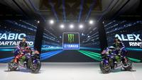 Pembalap Monster Energy Yamaha, Fabio Quartararo dan Alex Rins, hadir dalam acara launching motor baru untuk mengarungi MotoGP 2026 di Jakarta, Rabu (21/1/2026). (Bola.com/M Iqbal Ichsan)