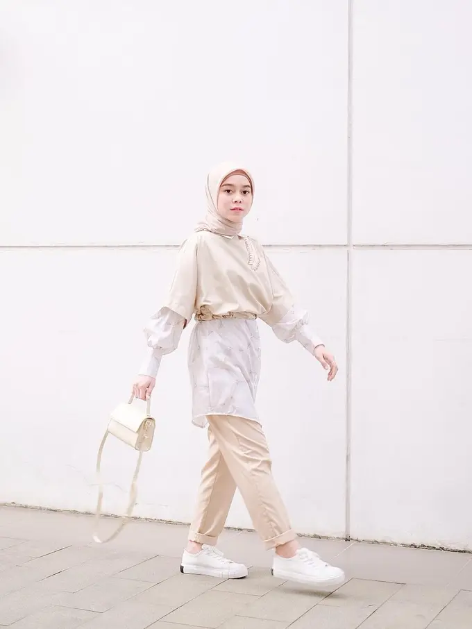 8 OOTD Hijab Pastel dari Adelia Pasha, Lesti Kejora hingga Laudya Cynthia Bella