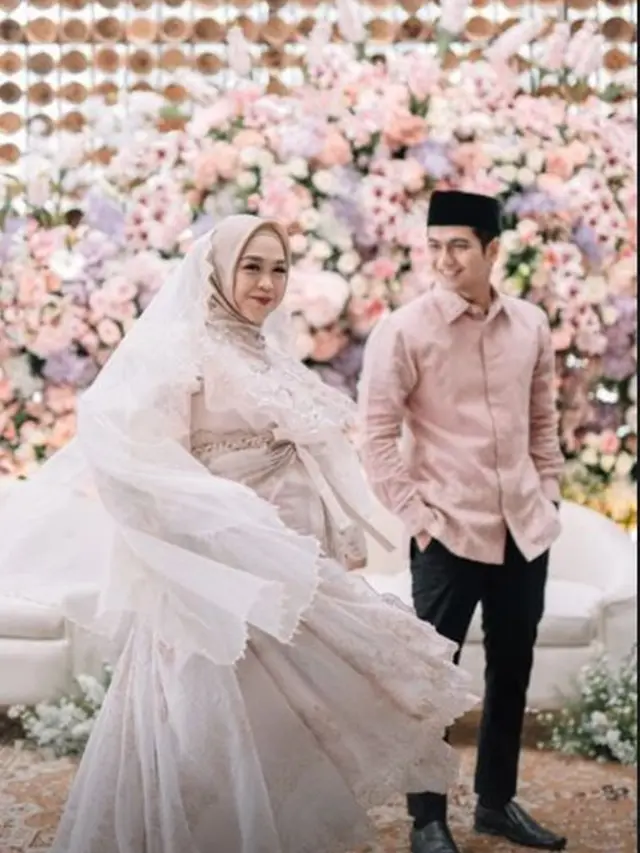 8 Momen Pengajian dan Siraman 7 Bulan Kehamilan Ria Ricis, Kental Adat Jawa