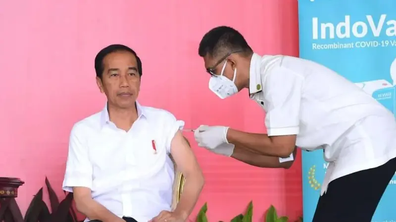 Jokowi vaksin booster kedua COVID-19  (Instagram @Jokowi)