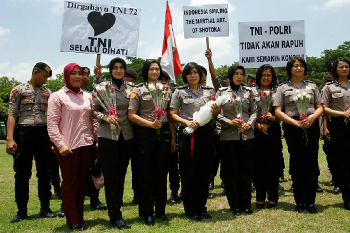 Kejutan Manis Polisi pada HUT ke-72 TNI